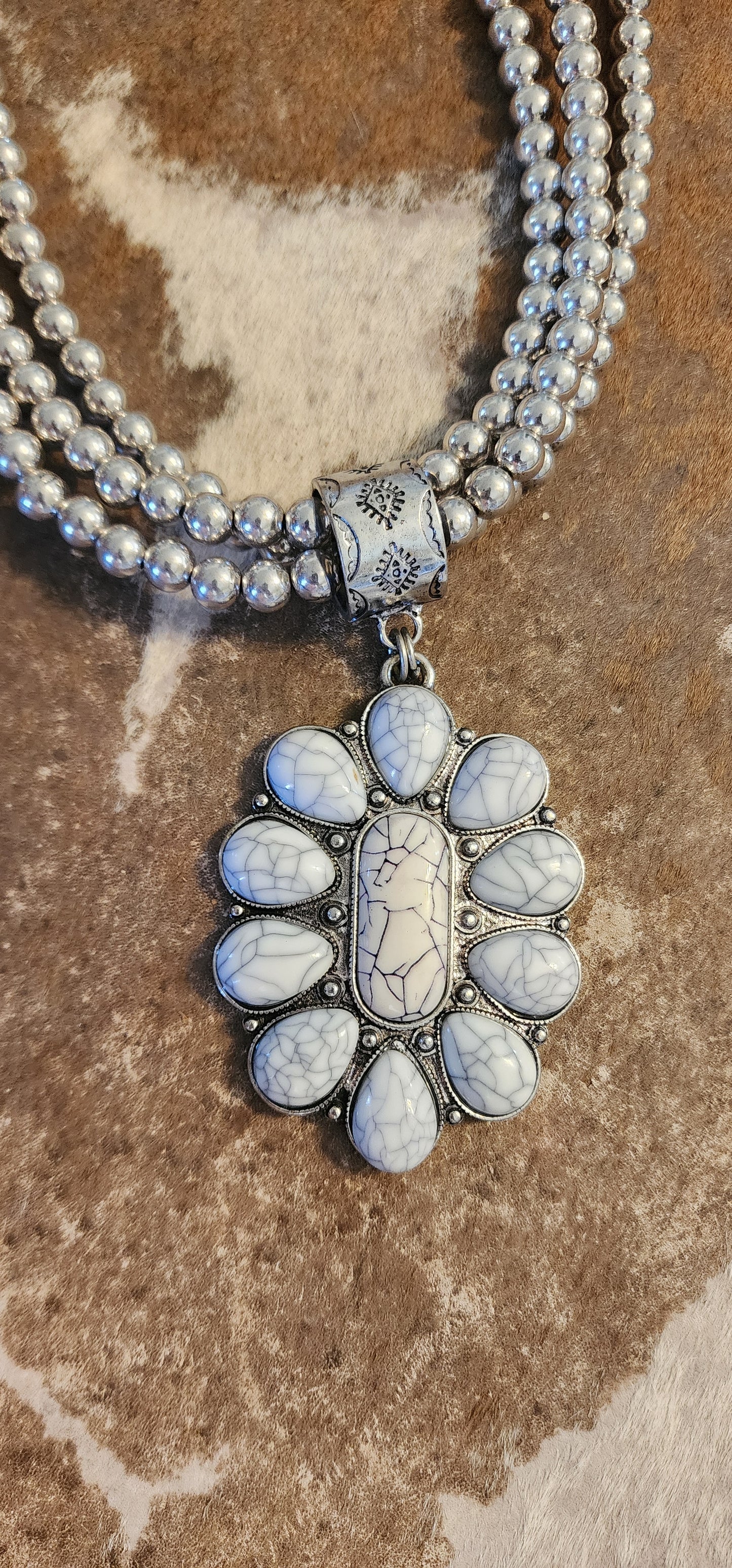 White Trimble Creek Concho Silvertone Necklace and Earrings Set