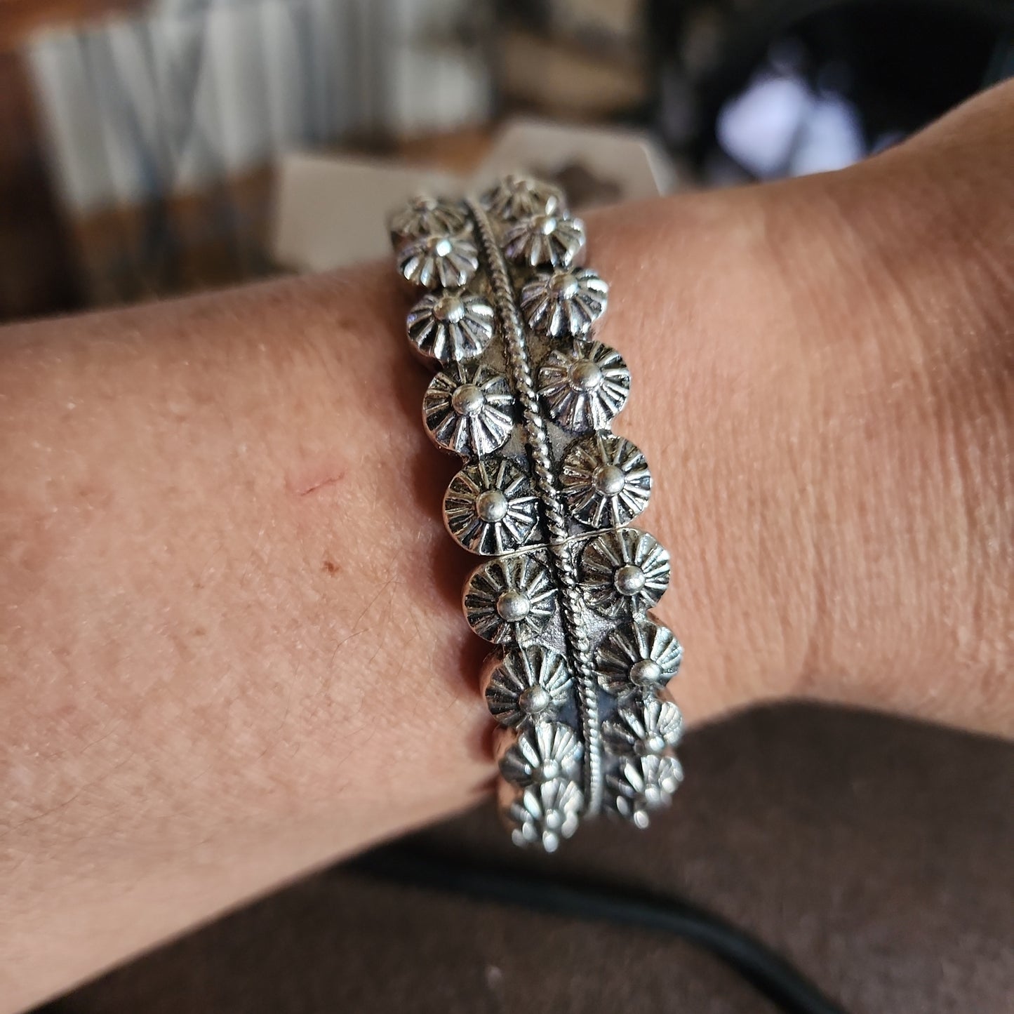 Silver Jubilee stretch bracelet